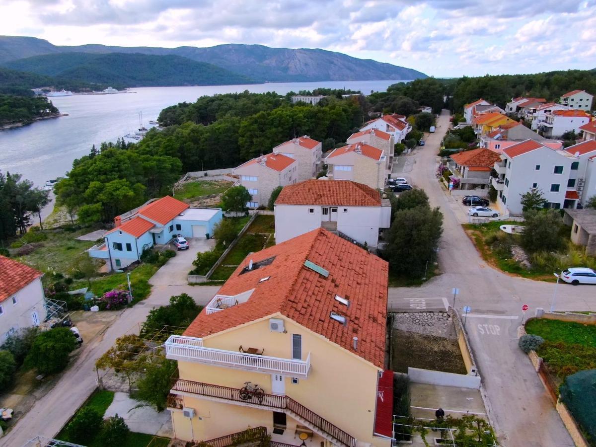 Apartments Sea & Sky Stari Grad  Bagian luar foto