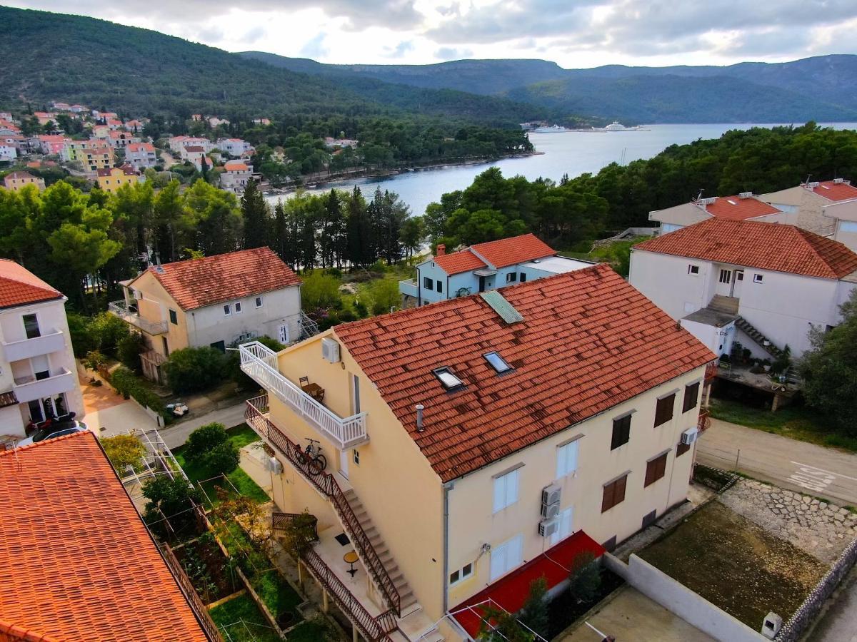 Apartments Sea & Sky Stari Grad  Bagian luar foto
