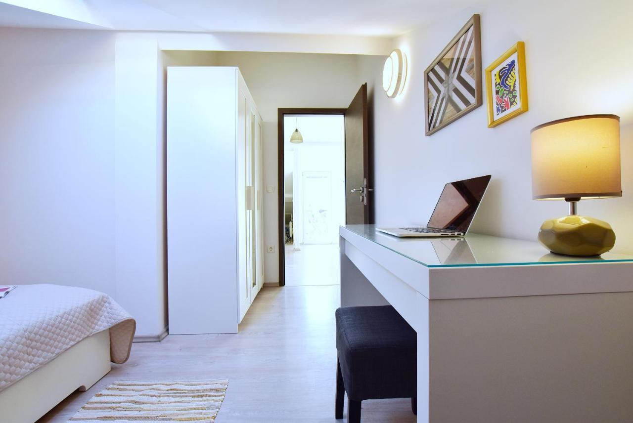 Apartments Sea & Sky Stari Grad  Bagian luar foto