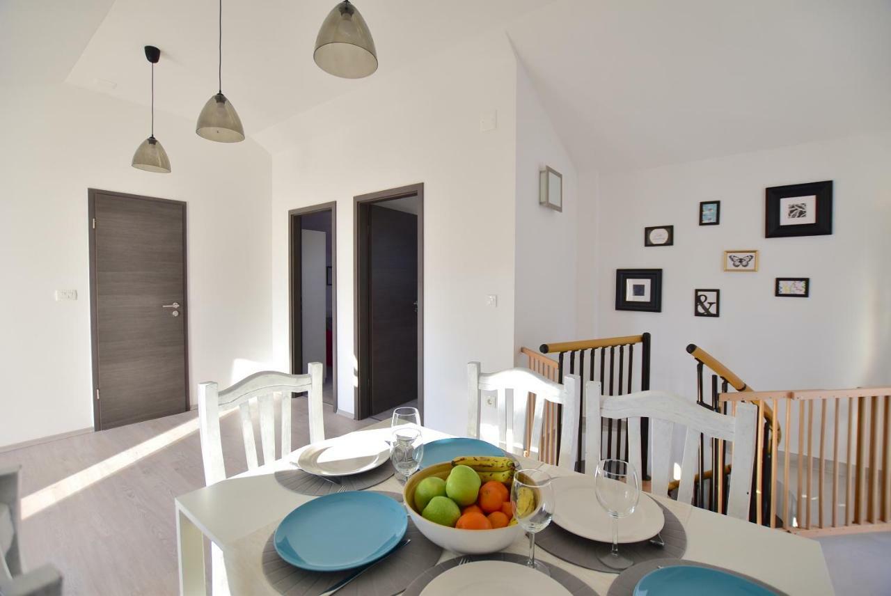 Apartments Sea & Sky Stari Grad  Bagian luar foto